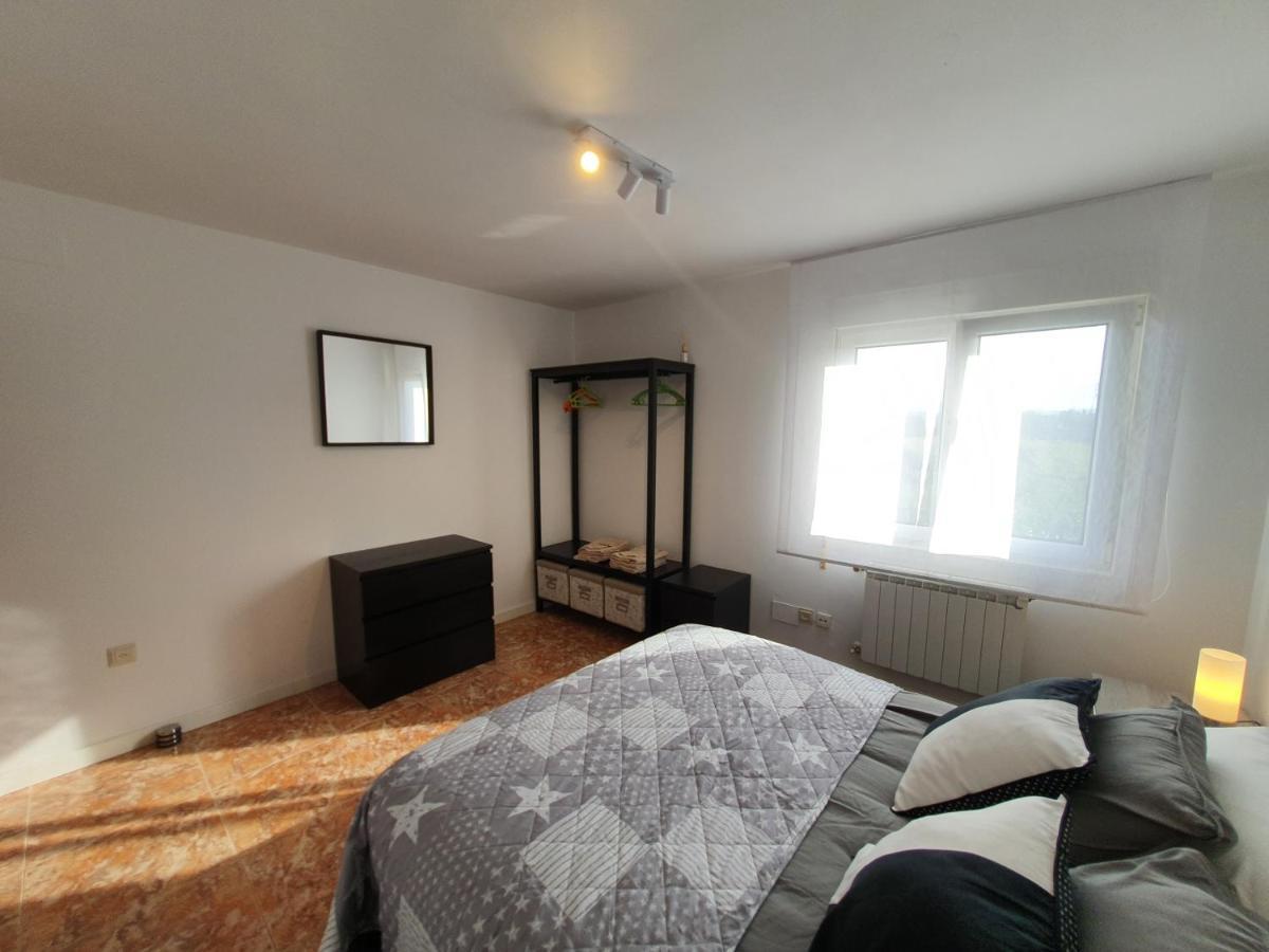 Lola - Casa Con Futbolín-billar-diana - 6pax * Gijón